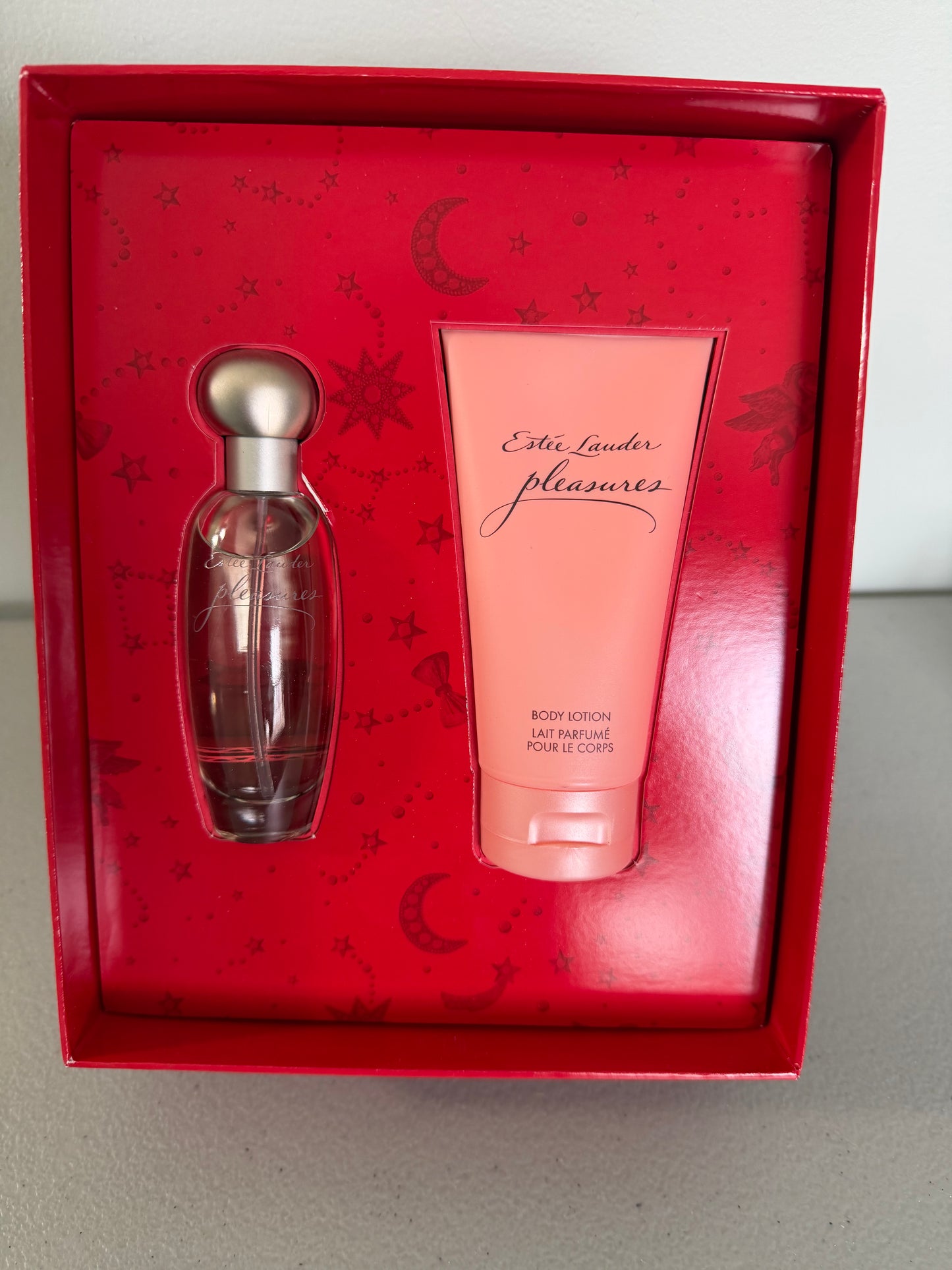 Estee Lauder Pleasures Perfume 2-PC Gift Set EDP Spray & Body Lotion