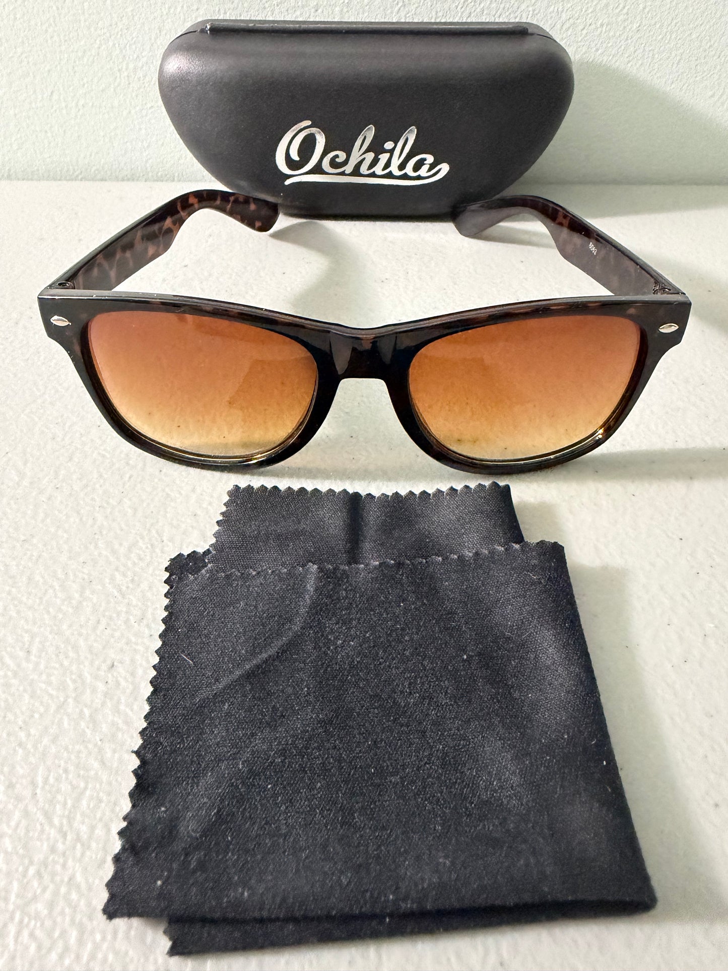 Women's Wayfarer Style Sunglasses With Tortoiseshell Frame Brown Lens