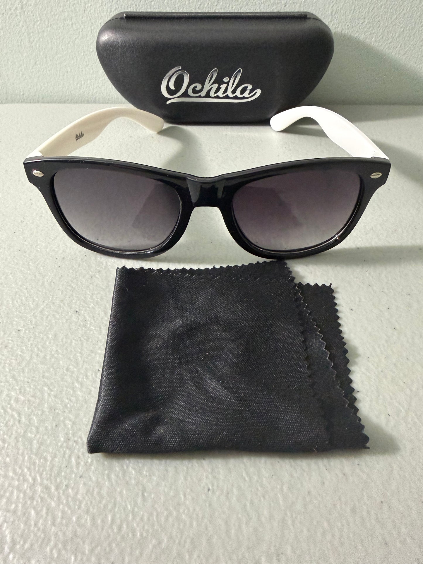 Ochila Two-Tone Wayfarer Sunglasses UV400 Protection Set With Case