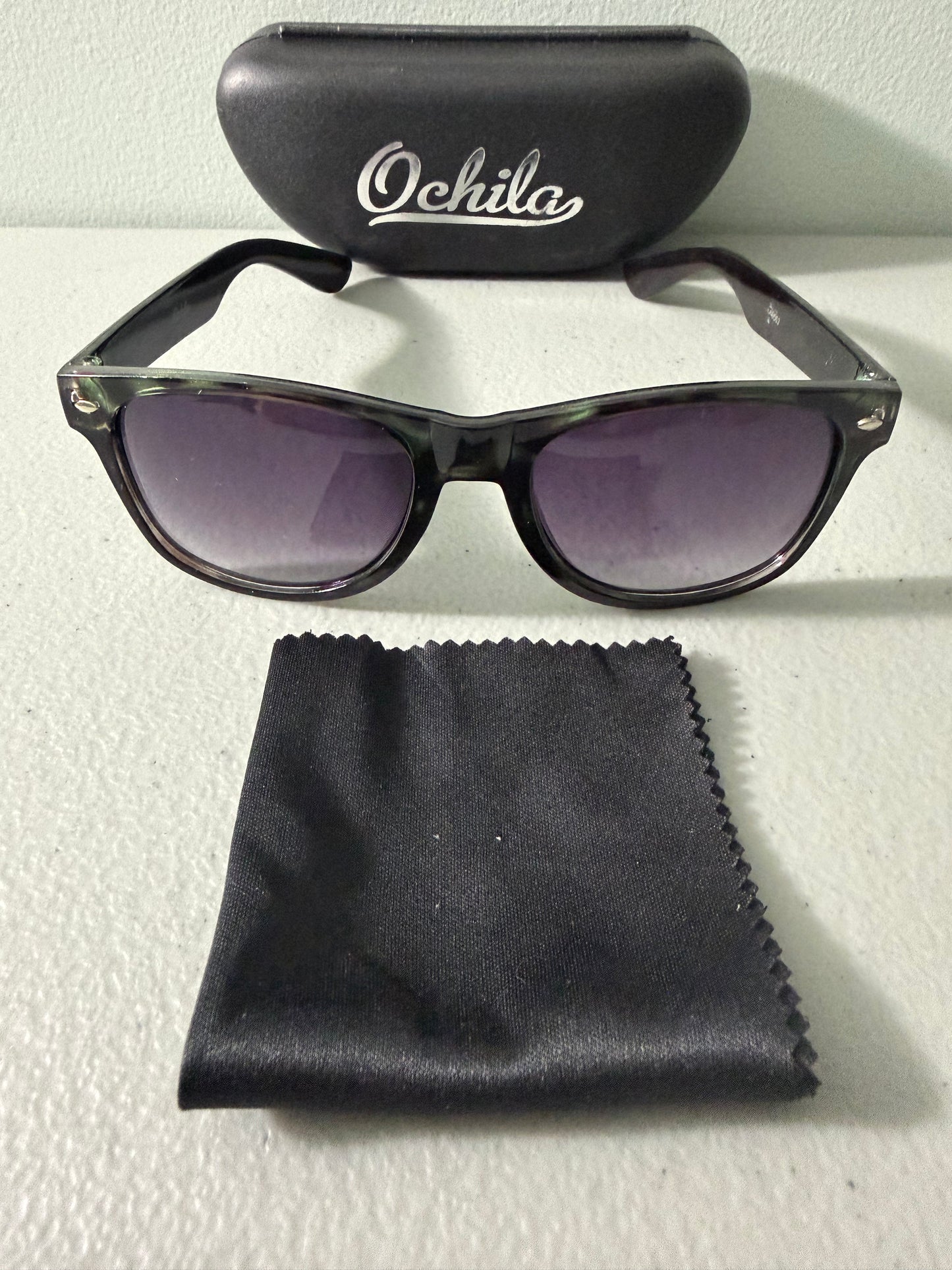 Ochila Green Leopard Print Wayfarer Sunglasses with Case & Cloth