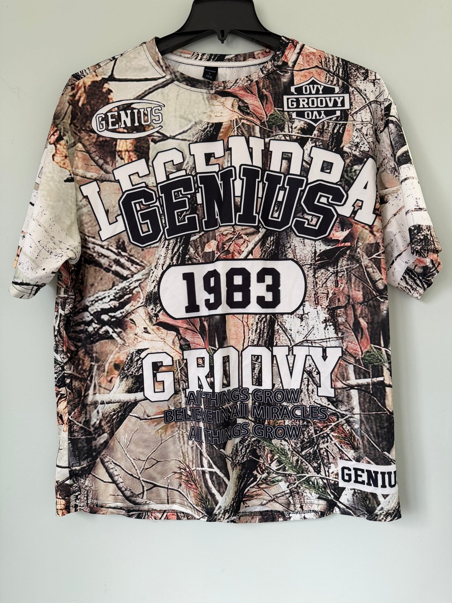 Romwe Legendra Genius Groovy 1983 Camo Tree Branch T-Shirt- Large 40