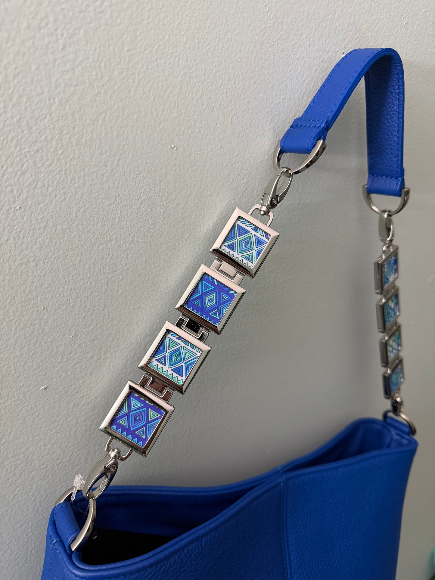 Vanna Luu Blue Leather Shoulder Bag Removable Lockets Strap USA Made