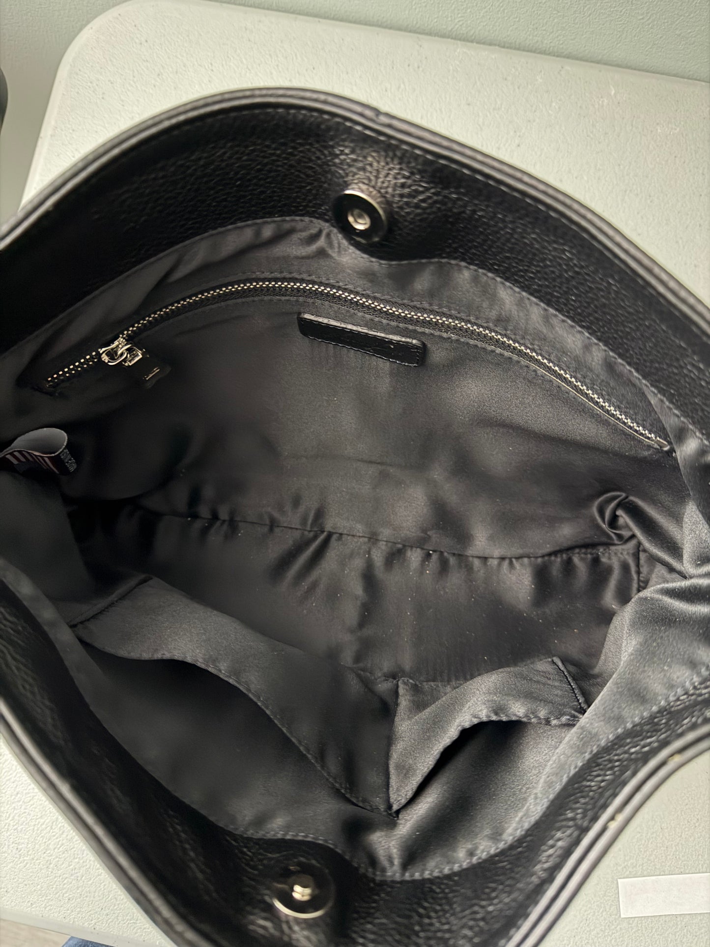 Vanna Luu Black Leather Shoulder Bag Removable Lockets Strap USA Made